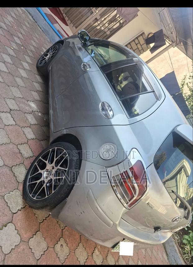 Toyota Yaris Base Sedan 4dr 2010 Silver