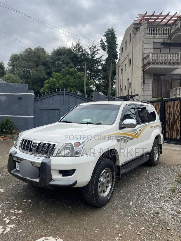 Toyota Land Cruiser Prado 2007 White