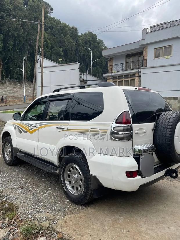 Toyota Land Cruiser Prado 2007 White