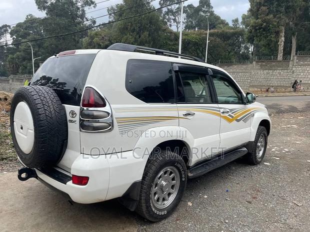 Toyota Land Cruiser Prado 2007 White