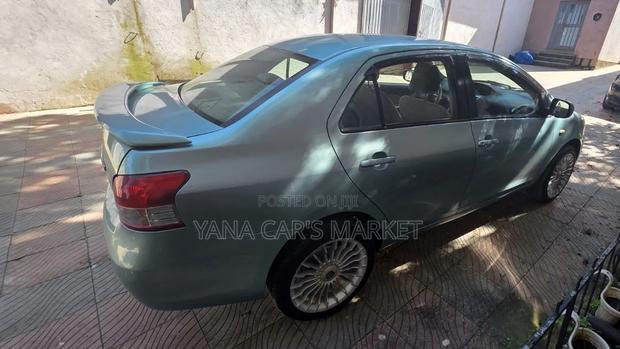 Toyota Belta 2008 Blue