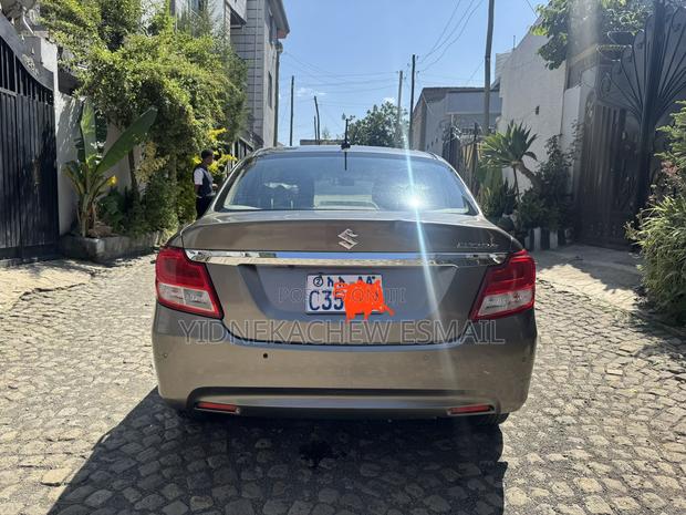Suzuki Dzire 2022 Silver