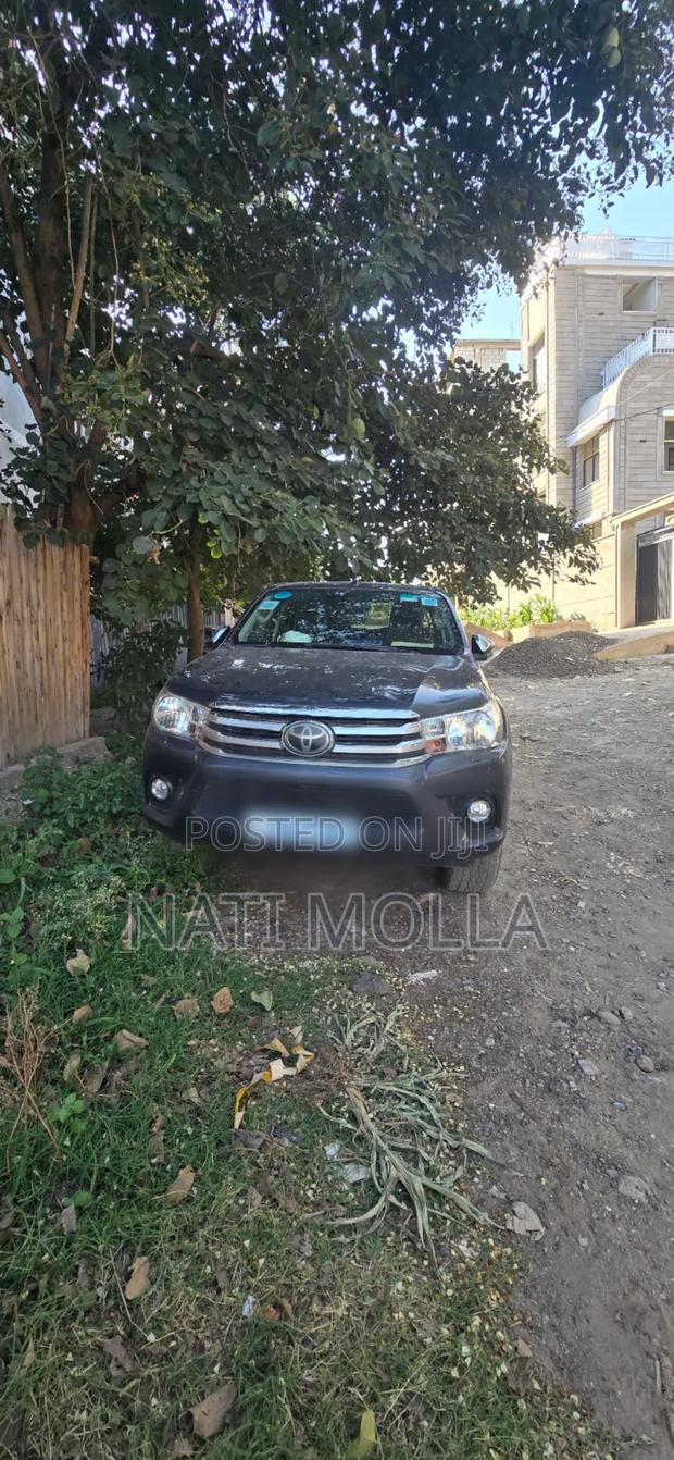 Toyota Hilux 2018 Black