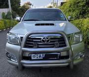 Toyota Hilux SR 2013 Gold for sale