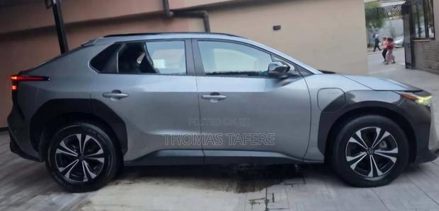 Toyota bZ4X 2024 Gray