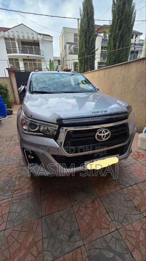 Toyota Hilux Revo Double Cab Deisel 2.4 AWD 2019 Silver