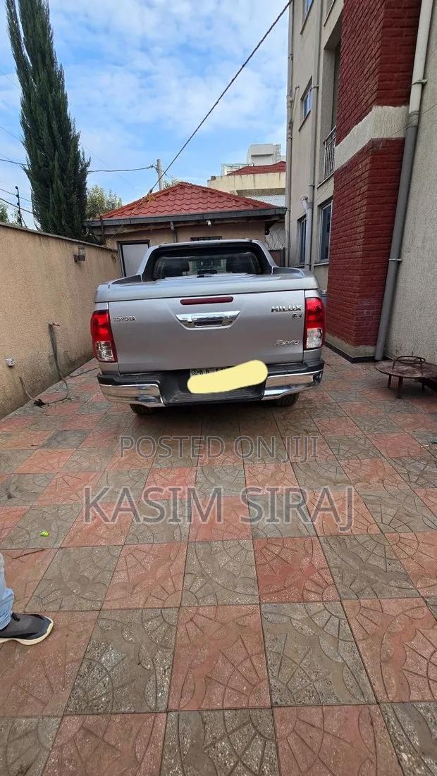 Toyota Hilux Revo Double Cab Deisel 2.4 AWD 2019 Silver