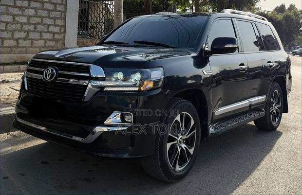 Toyota Land Cruiser 2015 Black