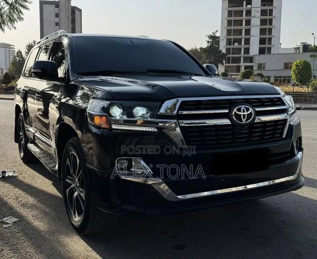 Toyota Land Cruiser 2015 Black