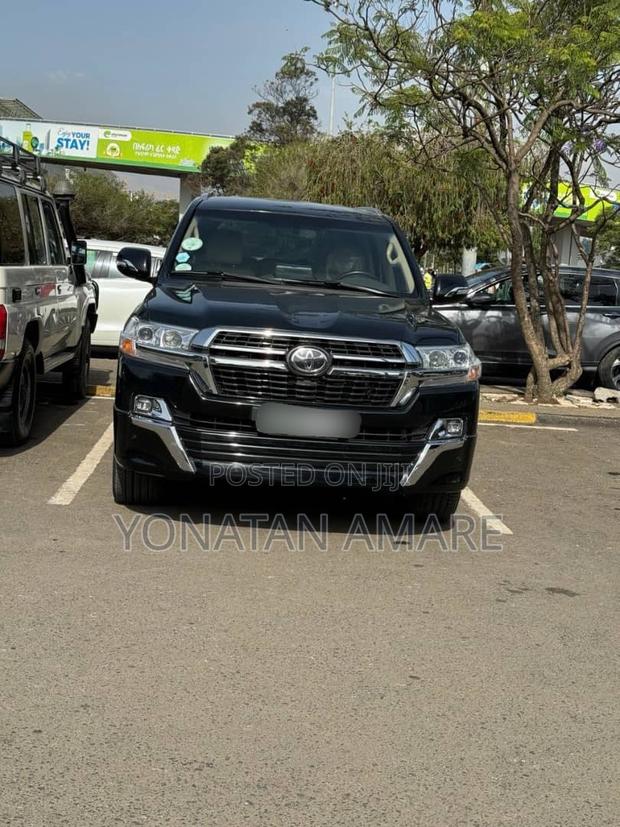 Toyota Land Cruiser 2016 Black