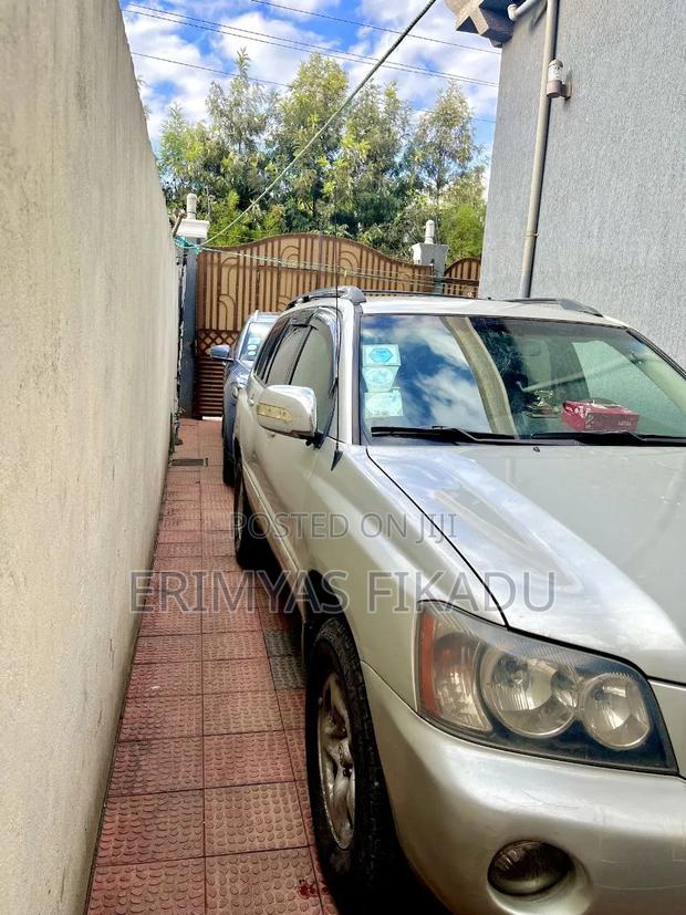 Toyota Highlander Limited V6 AWD 2002 Gold