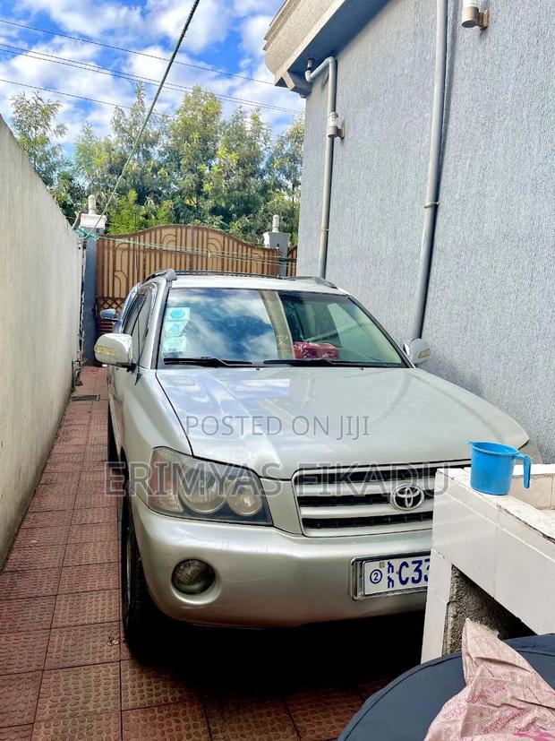 Toyota Highlander Limited V6 AWD 2002 Gold
