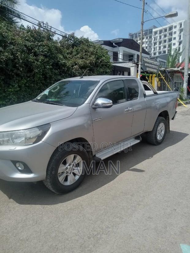Toyota Hilux 2016 Silver