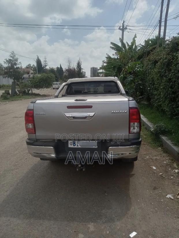 Toyota Hilux 2016 Silver