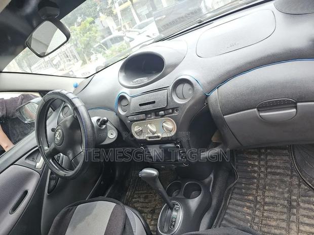 Toyota Vitz 1999