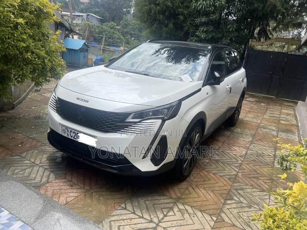 Peugeot 5008 2022 White
