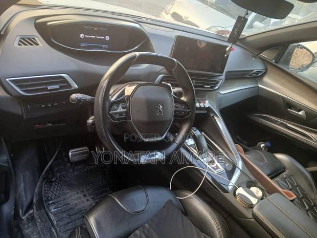 Peugeot 5008 2022 White