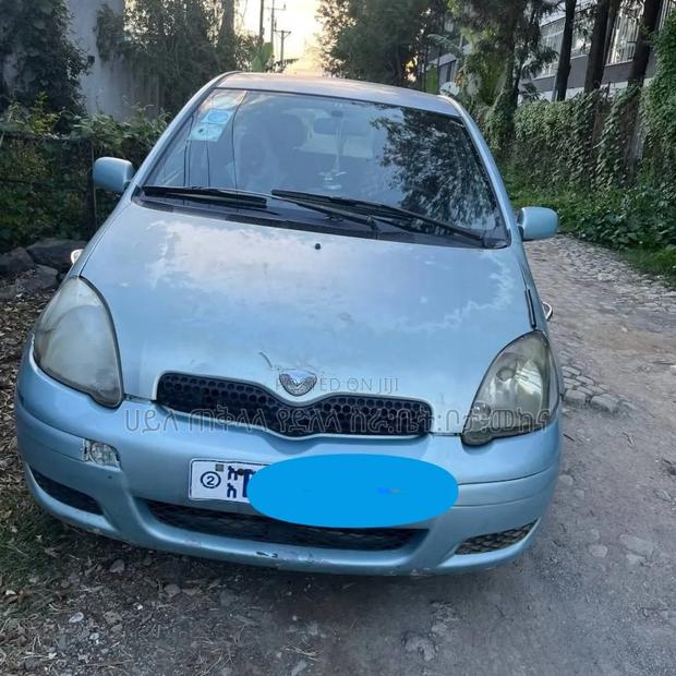 Toyota Vitz 2004 Blue