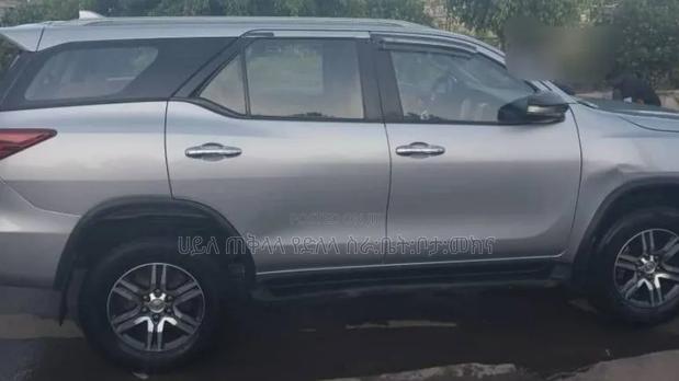 Toyota Fortuner 2017 Silver