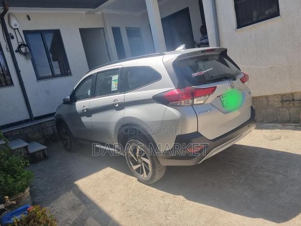 Toyota Rush 2023 Silver