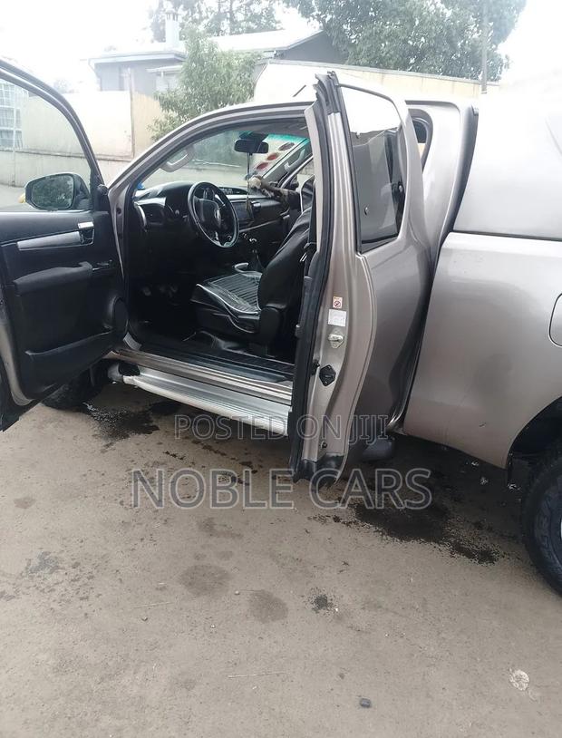Toyota Hilux 2019 Brown