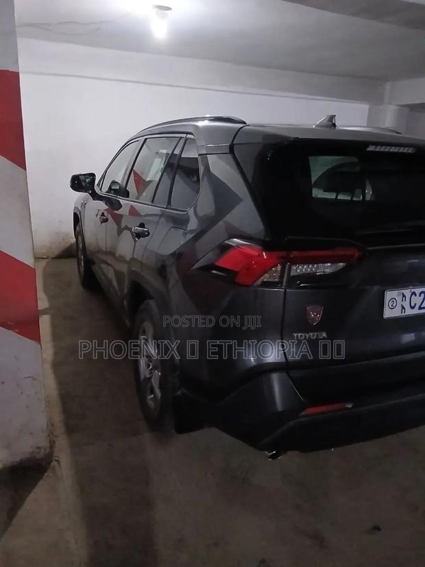 Toyota RAV4 2022 Gray