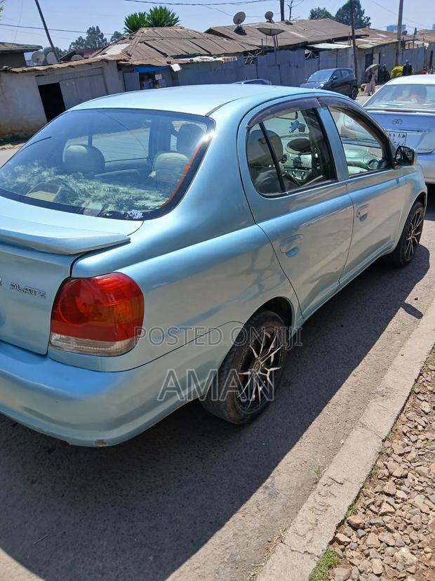 Toyota Platz 2005