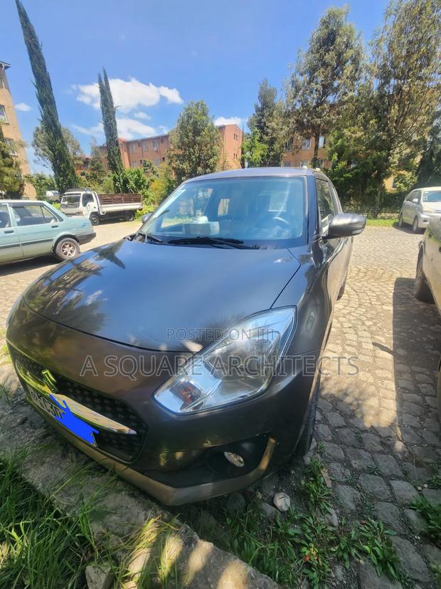 Suzuki Swift 2022 Brown