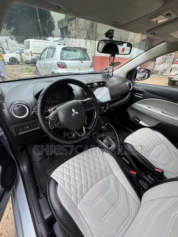 Mitsubishi Attrage 2021 Silver