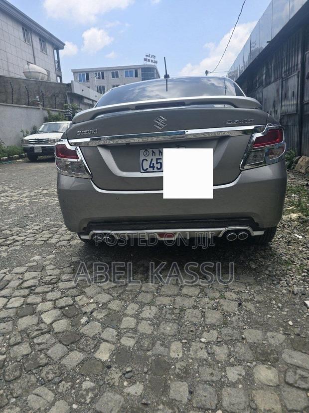 Suzuki Dzire 2022 Silver