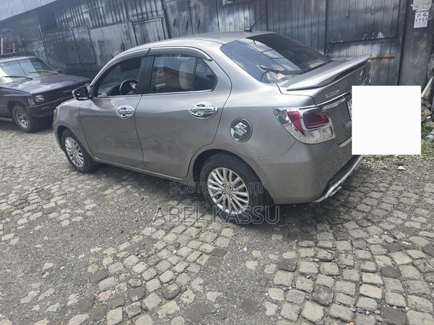 Suzuki Dzire 2022 Silver