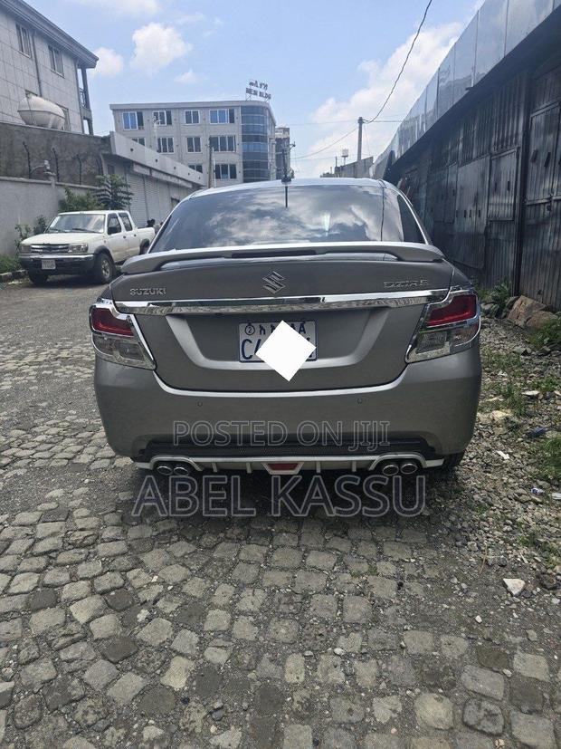 Suzuki Dzire 2022 Silver