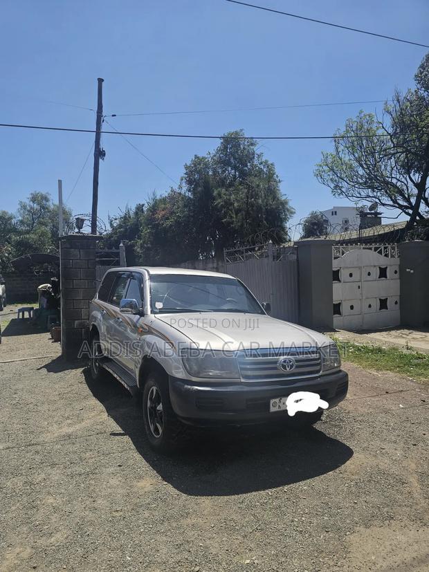 Toyota Land Cruiser 2004 Silver