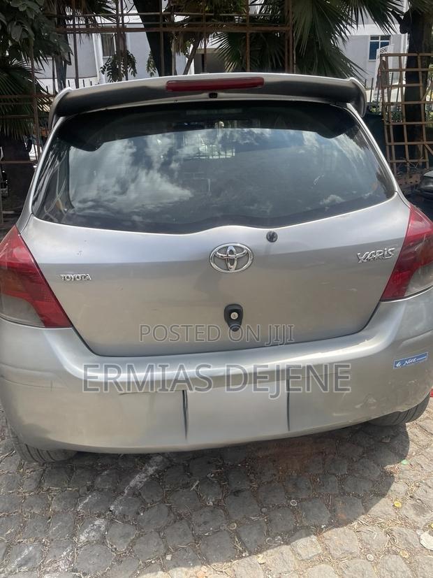 Toyota Yaris 2008 Gray