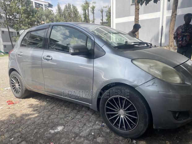 Toyota Yaris 2008 Gray