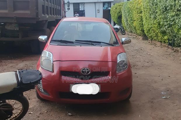 Toyota Yaris 1.0 VVT-i 2008 Red
