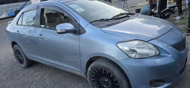 Toyota Yaris 2010 Blue