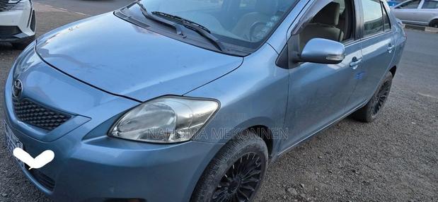 Toyota Yaris 2010 Blue