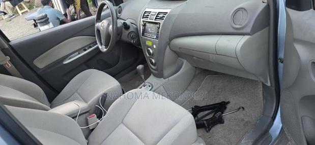 Toyota Yaris 2010 Blue