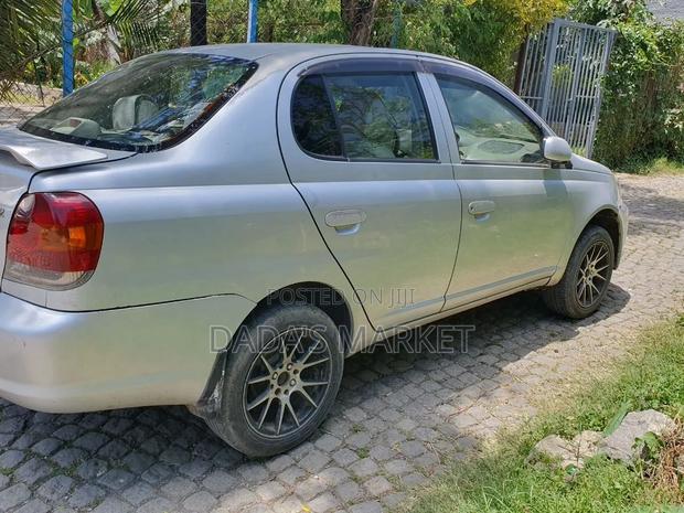 Toyota Platz 2005 Silver