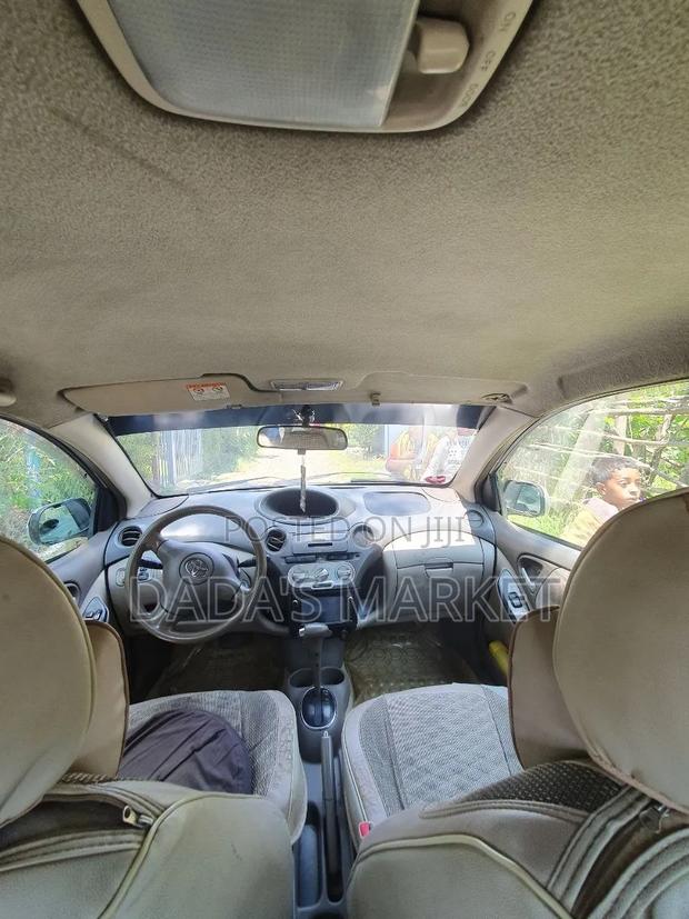 Toyota Platz 2005 Silver