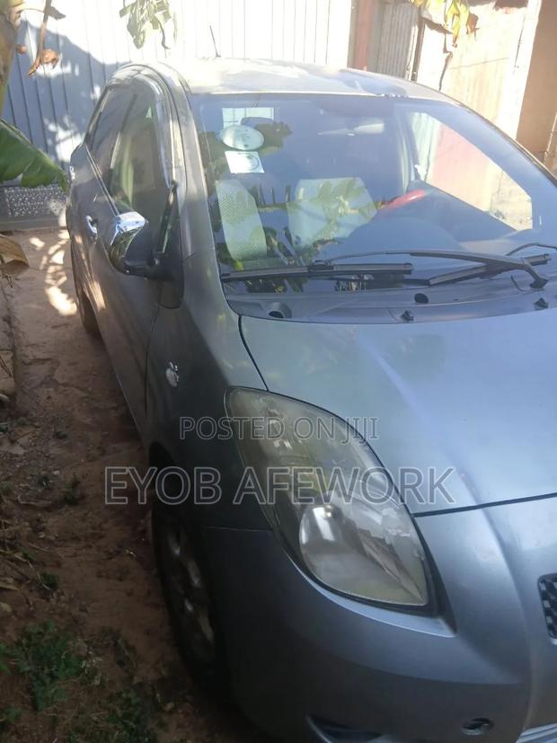 Toyota Yaris 1.0 VVT-i 2007 Gray