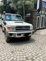 Toyota Land Cruiser 2017 White for sale