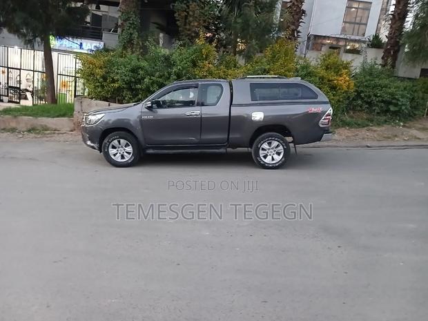 Toyota Hilux 2017 Black