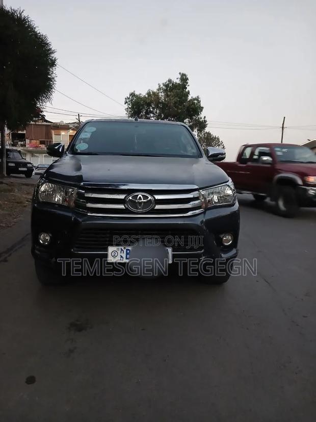 Toyota Hilux 2017 Black
