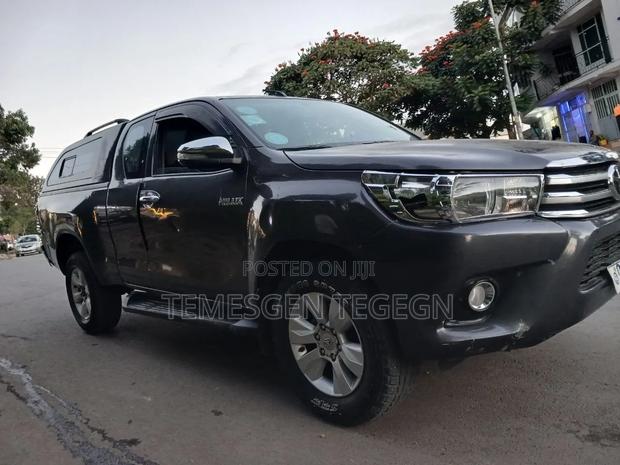 Toyota Hilux 2017 Black