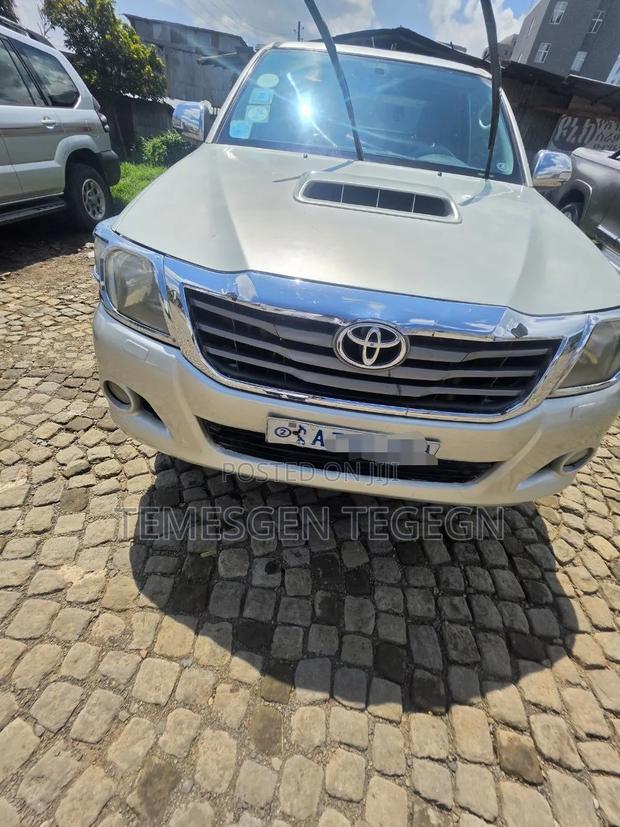 Toyota Hilux 2012