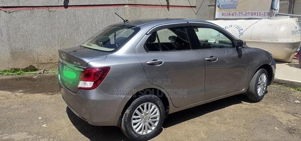 Suzuki Dzire 2022 Silver