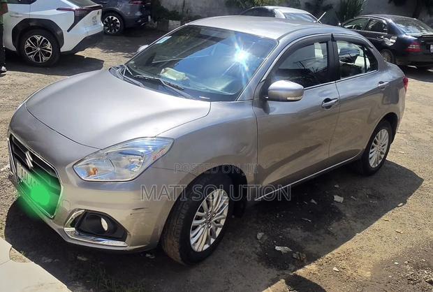 Suzuki Dzire 2022 Silver