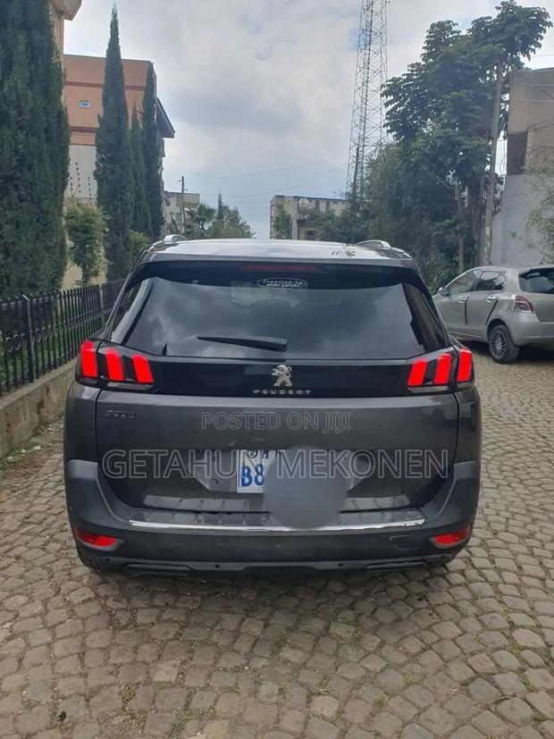 Peugeot 5008 2021 Gray